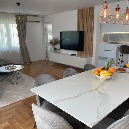 Kuca Za Odmor Anavi Villa Kastela